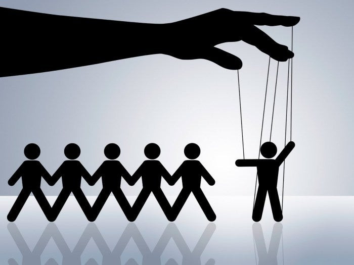 Απίστευτες καταγγελίες για εργοδότες «μαφιόζους» που ληστεύουν τους υπαλλήλους τους